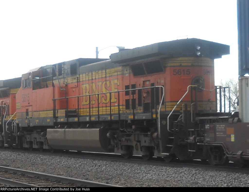 BNSF 5615